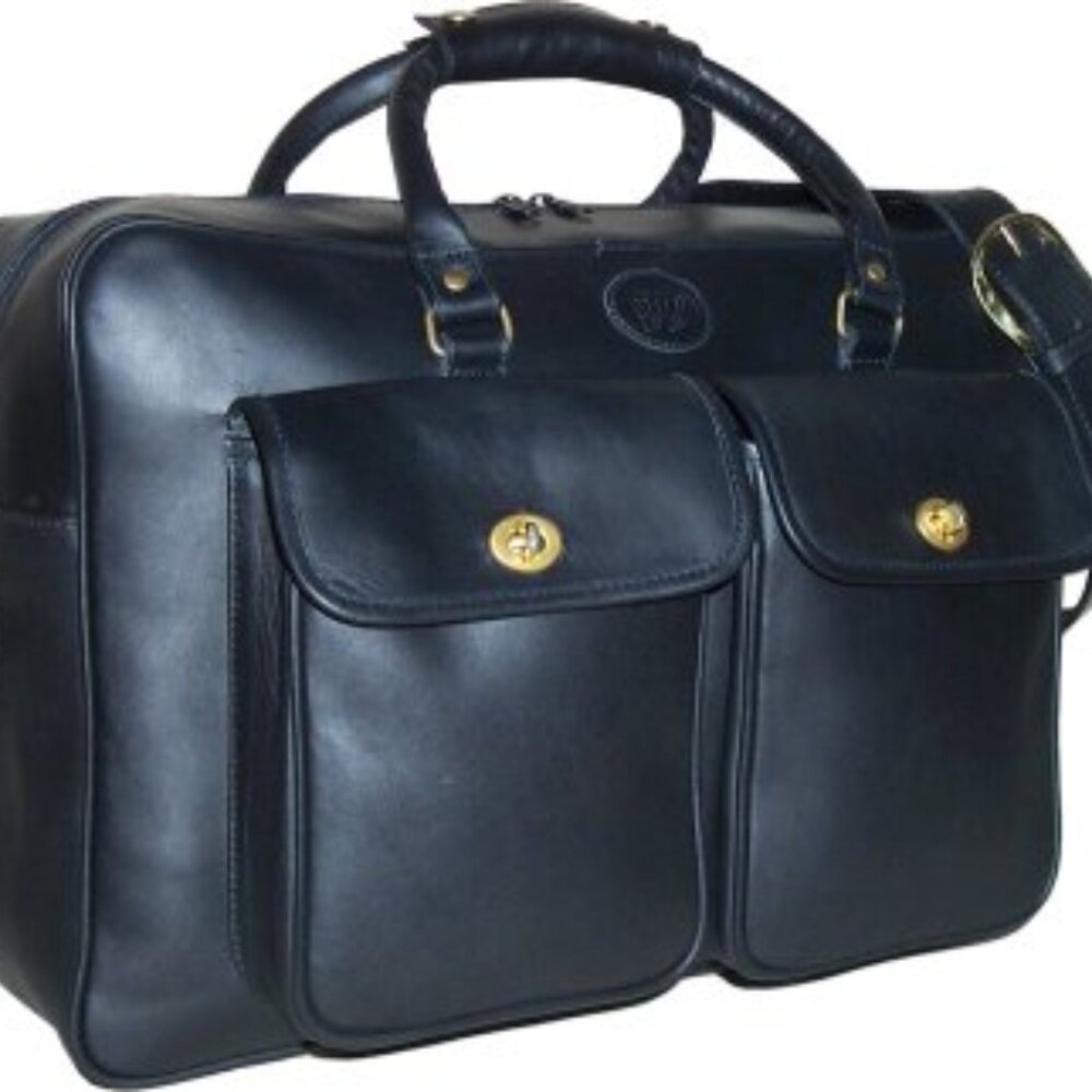 Travel bag. Carry on leather bag with 2 external pockets.